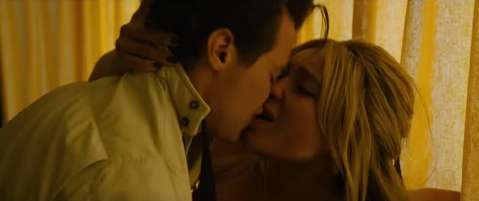 Harry Styles dhe Florence Pugh dhurojnë skena të nxehta në trailerin e filmit të ri (VIDEO)