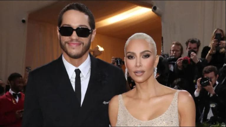 Mësohet se cila ishte dhurata speciale që Kim Kardashian ia dhuroi vjehrrës