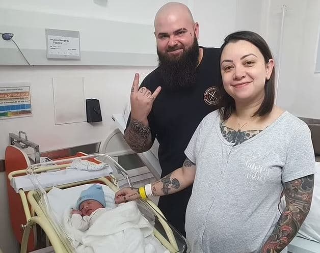 Fansja lind djalë në koncertin e Metallica kur grupi filloi të performonte (FOTO)