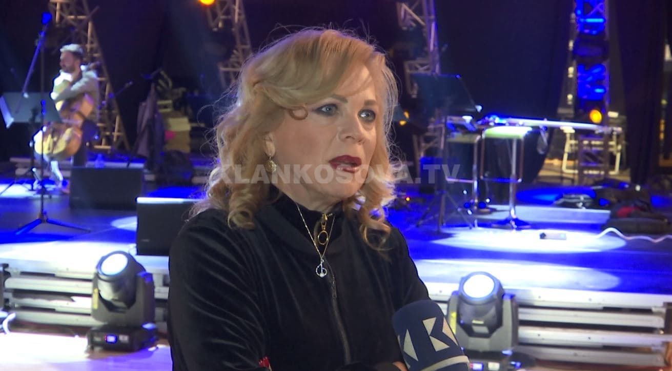 Mula për koncertin e nesërm në Klan Arena: I këndoj me zemër Kosovës, dashurisë së përjetshme (VIDEO)