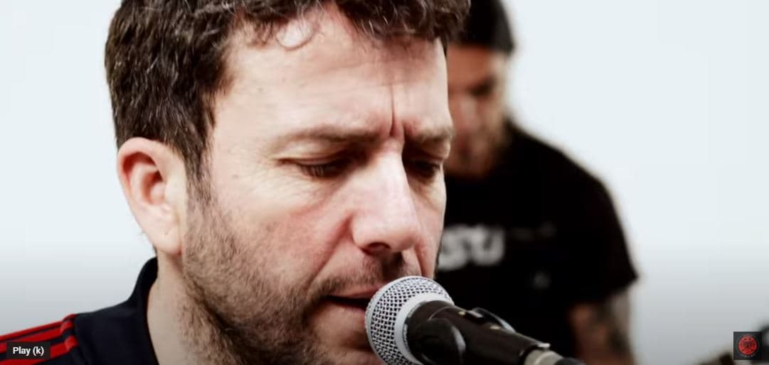 Jericho rikthehet në rock me këngën "Në garë për Qeveri" (VIDEO)