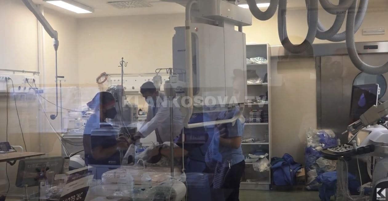 Mjekët amerikanë e italianë operojnë fëmijët kosovarë (VIDEO)