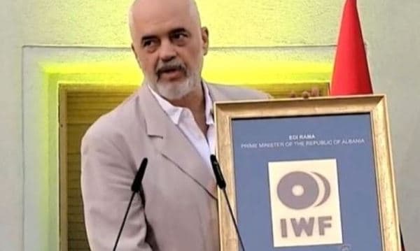 Rama: Na ka ardhur në majë të hundës nga kjo botë me dyer që mbyllen, me viza