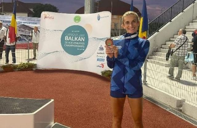 Atletja kosovare e fiton medaljen e bronztë në Kampionatin Ballkanik