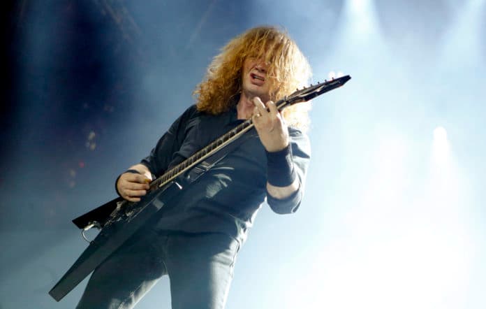 Dave Mustaine e fal David Ellefsonin, por s’performon më me të