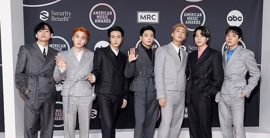 Djemtë e BTS po ndahen, shpërthejnë në lot kur japin lajmin