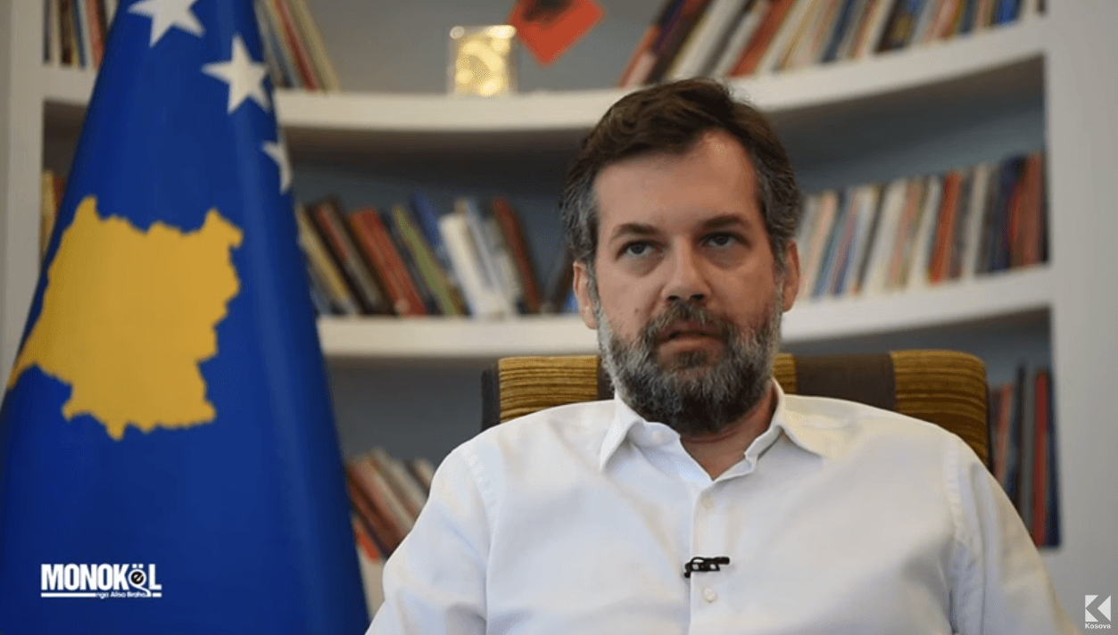 Ministri Çeku: Deklarata e Rohdes ishte veprim i ngutshëm, restaurimi i shtëpisë së Xhafer Devës duhet të vazhdojë (VIDEO)
