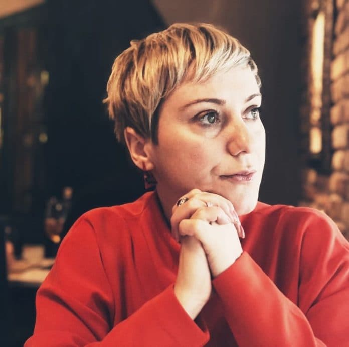 Halimi në Ditën e Çlirimit ndan poezi për të mbijetuarat e dhunës seksuale