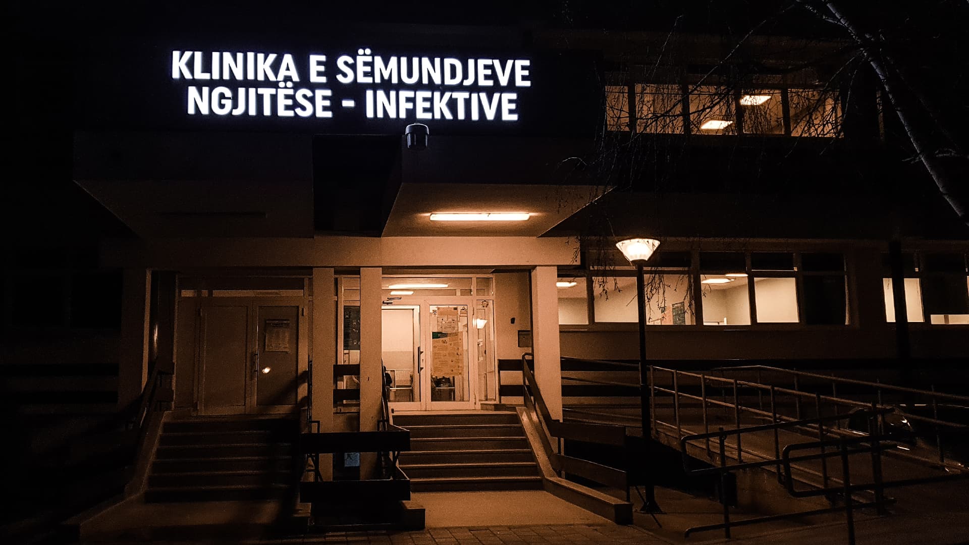 Dyshime për një të infektuar me Lijën e majmunëve në Kosovë (VIDEO)
