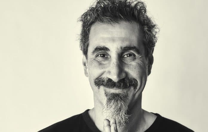 Vokalisti i System of a Down me këngë proteste për hajninë në zgjedhjet në Armeni