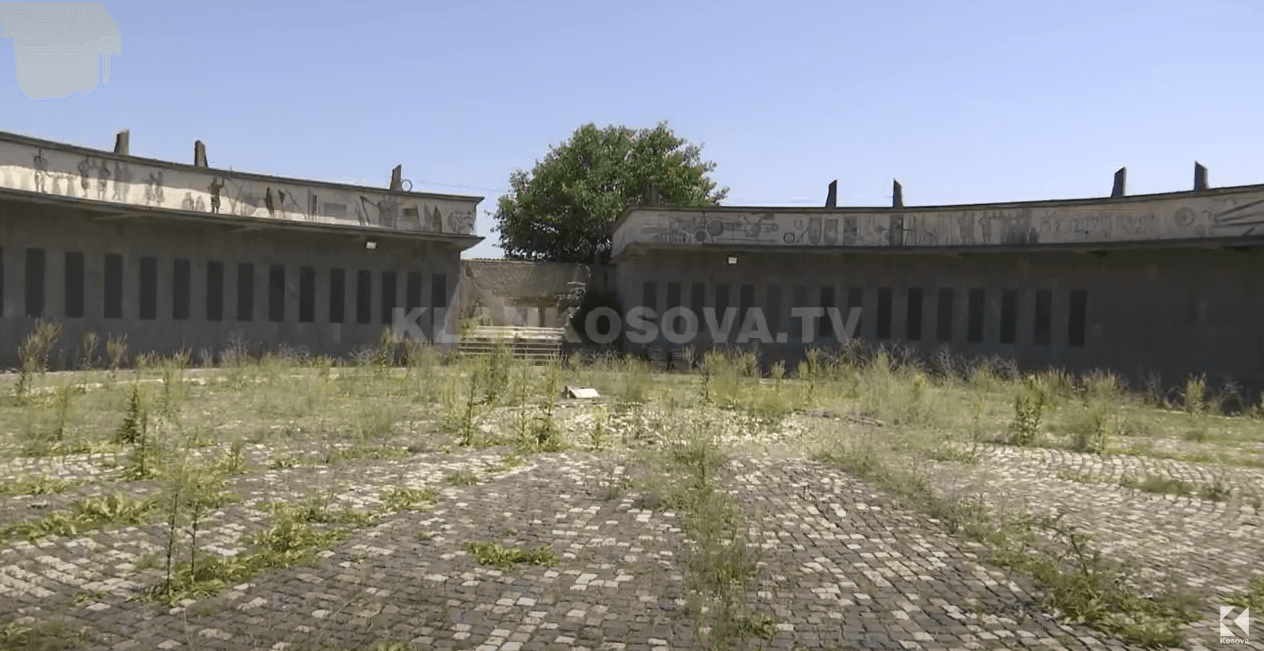 Një vit nga ndërprerja e punimeve në  Eshnoren Përkujtimore (VIDEO)