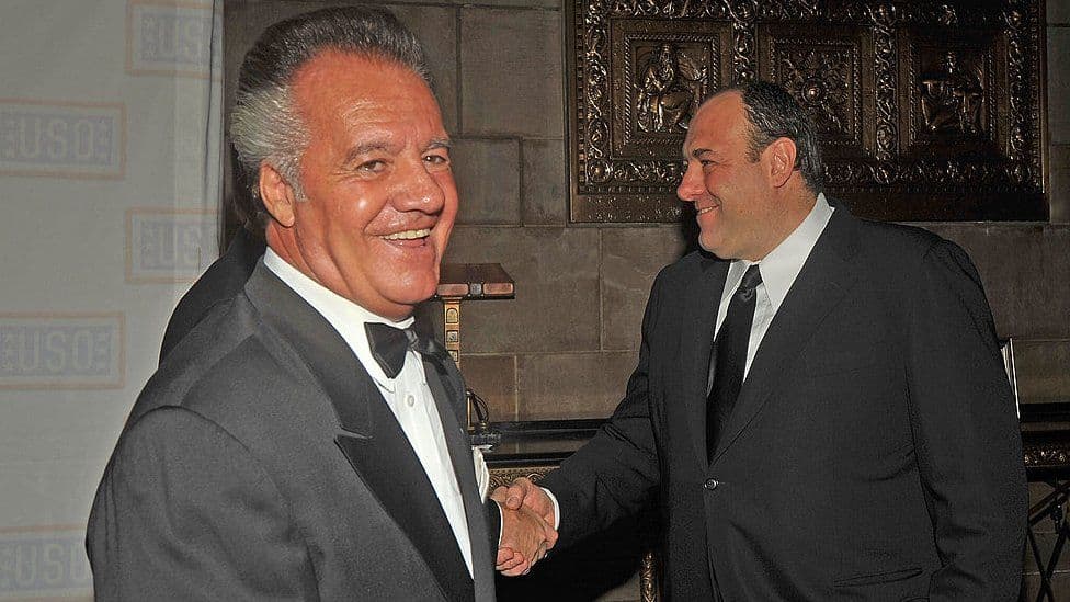 Vdes në moshën 79 vjeçare aktori Toni Sirico