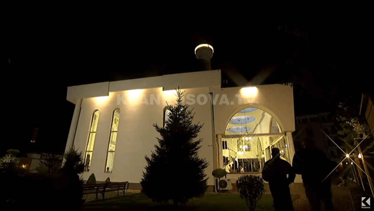 Ilahi e ligjërata speciale në xhaminë “Haxhi Ibrahim Devolli (VIDEO)