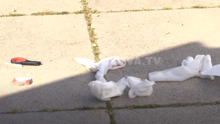 Tepelenasi bërtet “Allahu Ekber” në Prishtinë, ther veten me thikë (VIDEO)
