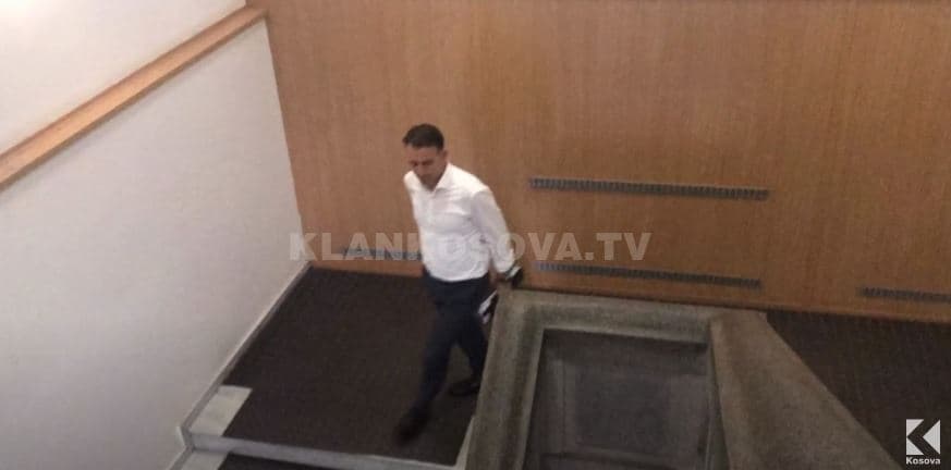 Suspendohet shefi i fondeve mjekësore, ministria s’i beson (VIDEO)