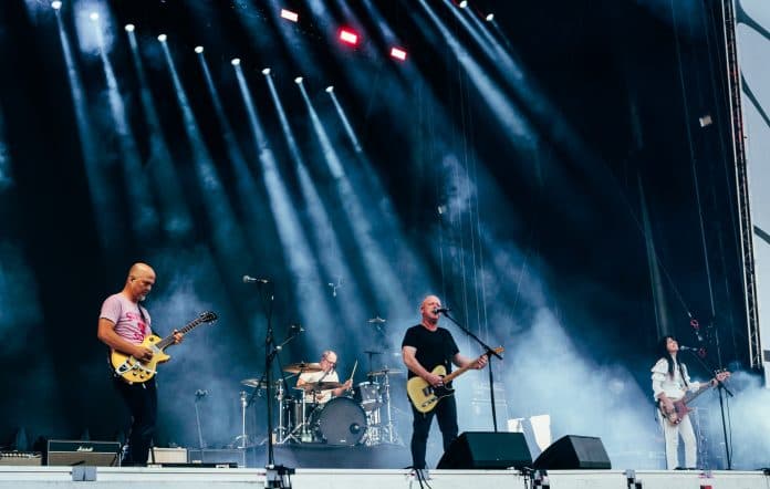 Pixies me koncert në Manchester