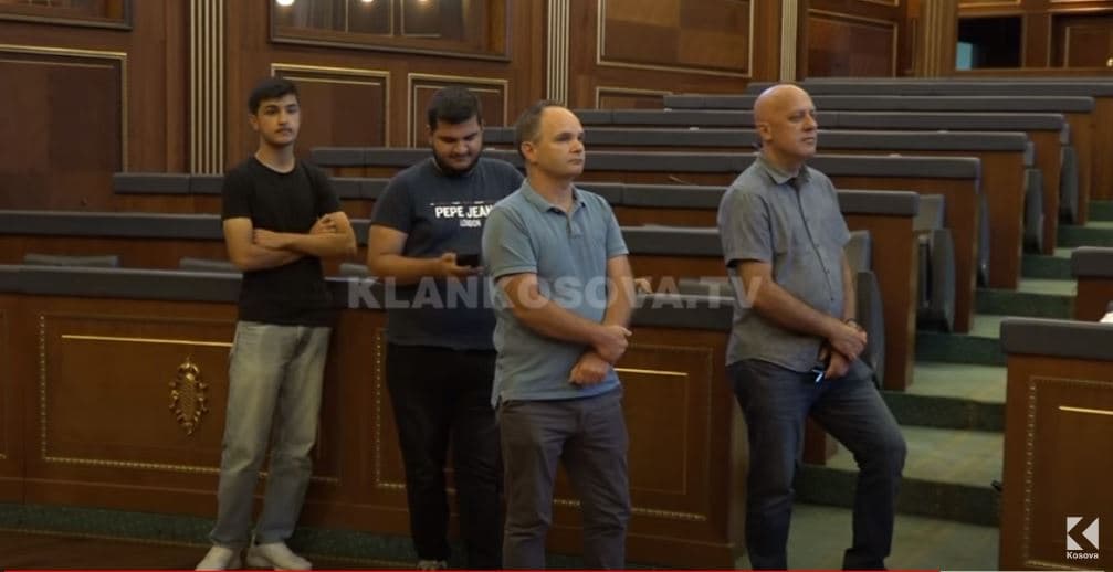 Kuvendi i fton mërgimtarët, s’i presin shumë deputetë (VIDEO)