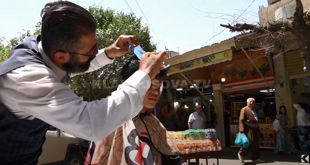 Berberi irakian qeth falas fëmijët e rrugës (VIDEO)