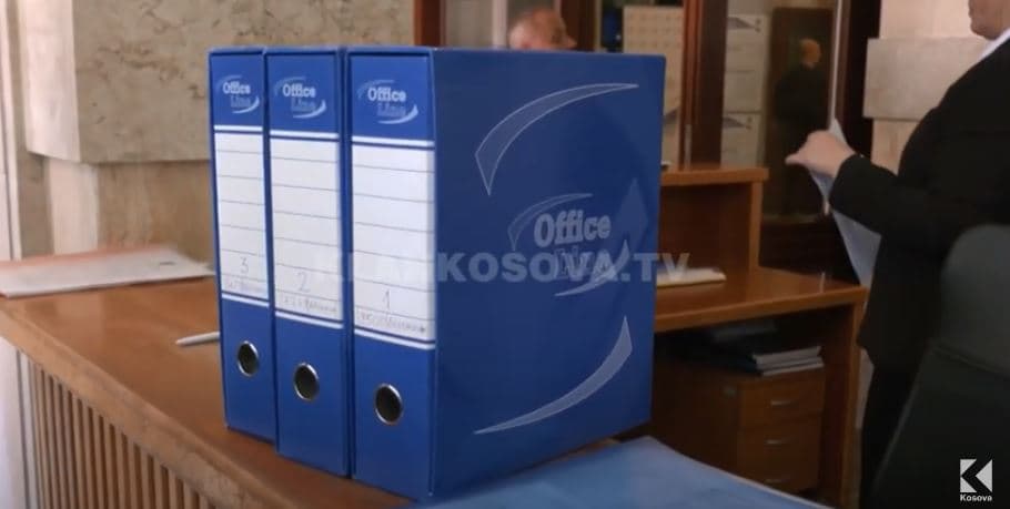 Kuvendit i vijnë 21 mijë firma për Trust, s’e fut në rend dite (VIDEO)