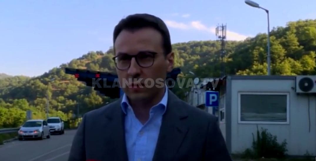 Petkoviqi po “qan” pse Kurti ia ndali hyrjen dy herë në Kosovë (VIDEO)