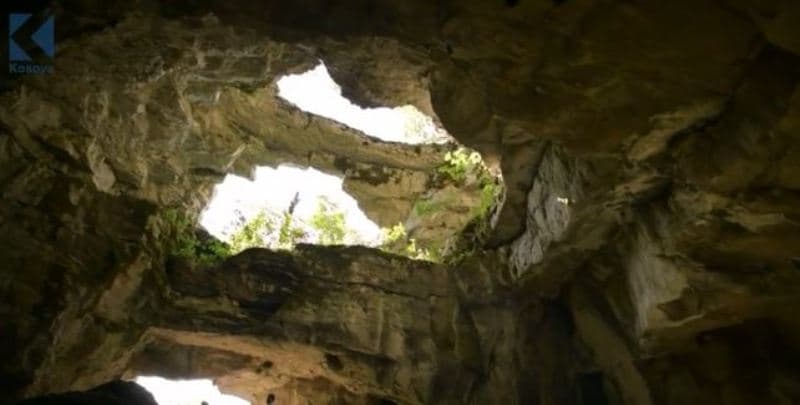 Shpella e 3 dritareve ose e Pëllumbave në brezin kufitar Kosovë - Shqipëri (VIDEO)