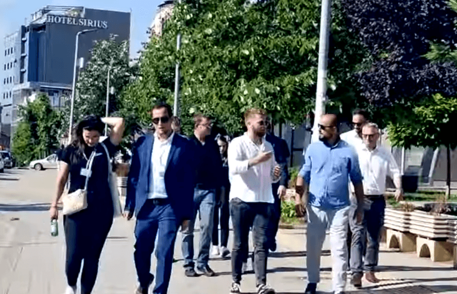 Turistë gjermanë: Në Prishtinë ka shumë të rinj e shumë mikpritës (VIDEO)