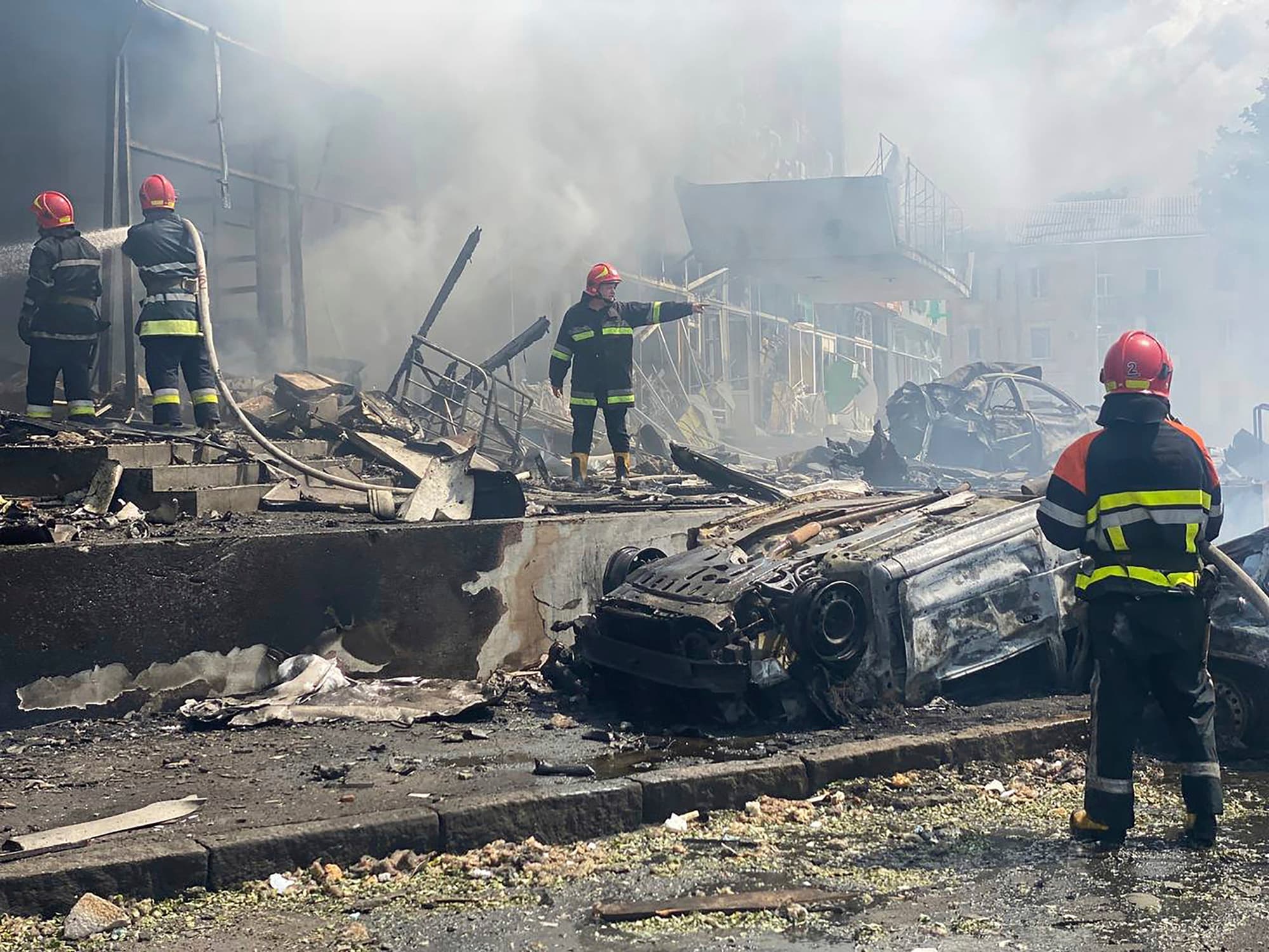 Sulmi rus në Ukrainën qendrore vret 12 persona, përfshirë një fëmijë