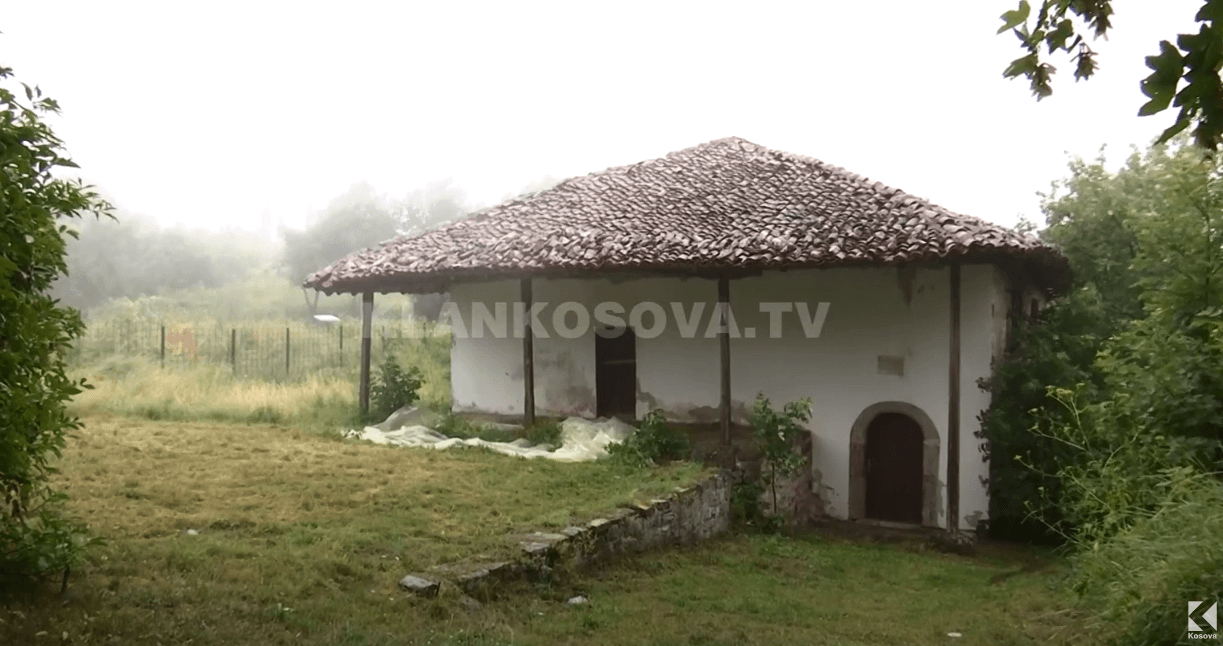 Xhamia treshekullore në Novobërdë, as për Bajram s’ka xhemat (VIDEO)