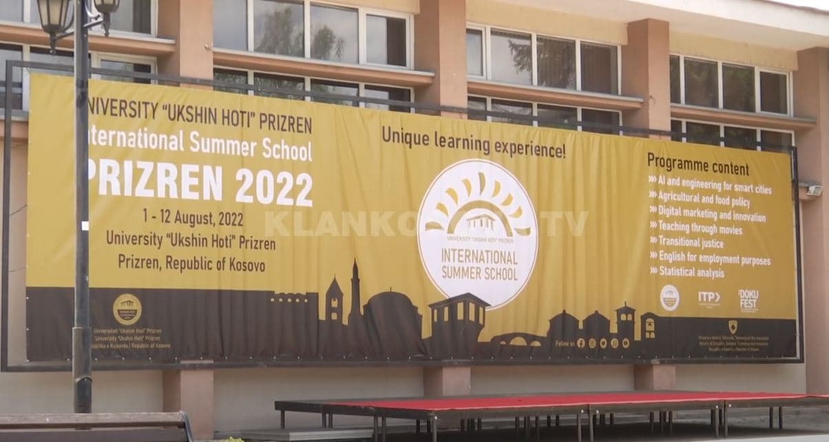 200 të huaj në Universitetin Veror në Prizren (VIDEO)