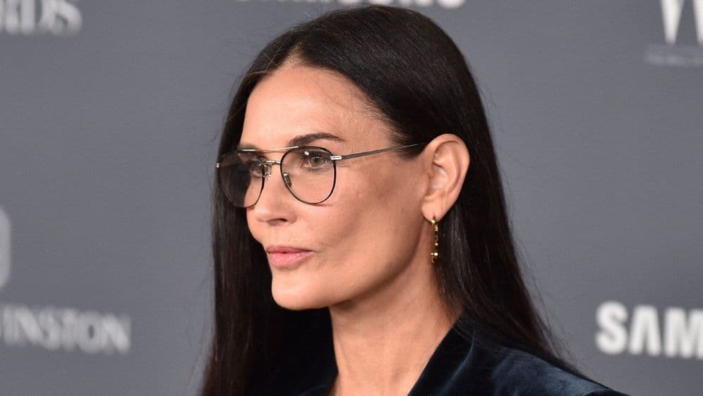Për Demi Moore mosha veç numër - shfaqet me bikini nga pushimet në Greqi (FOTO)