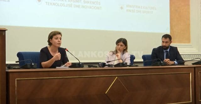 Mërgimtarët ankohen në burokraci, ministrat fajësojnë qeveritë e kaluara (VIDEO)