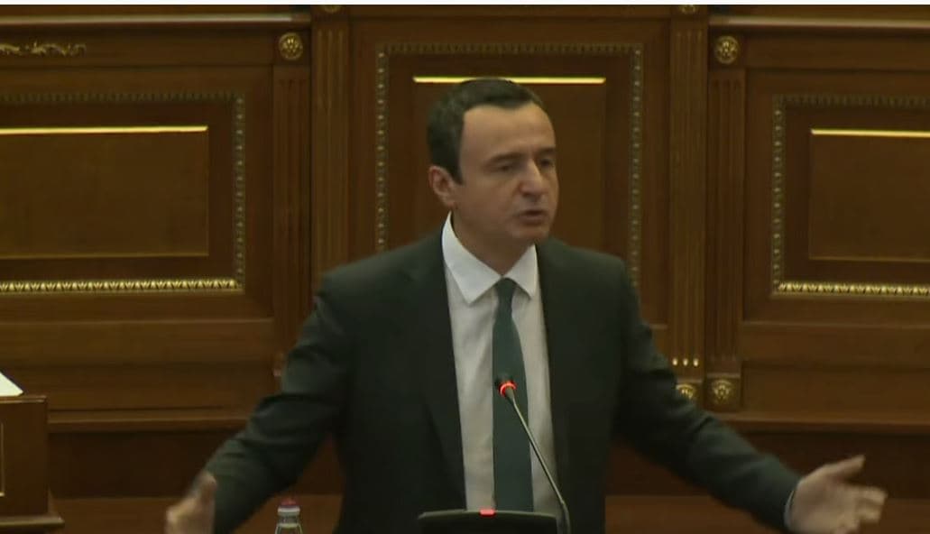Kurti, opozitës: Për tre vjet me gaz nuk vinin paret, për gjashtë muaj me bateri mbi 200 milionë euro