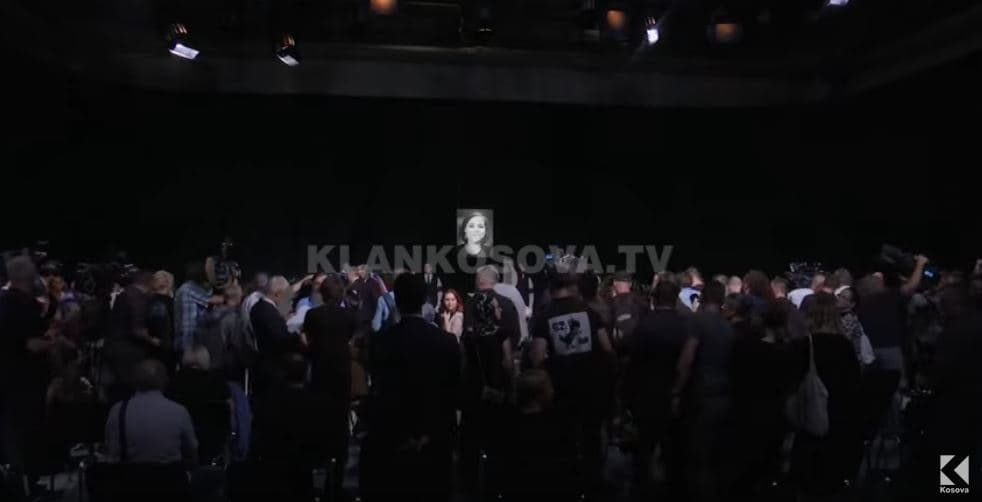 Nderohet e bija e mikut të Putinit, e vrarë në Moskë (VIDEO)