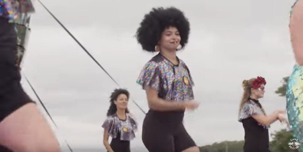 Vallëzimi disko me 598 pjesëmarrës thyen rekordin Guinness (VIDEO)