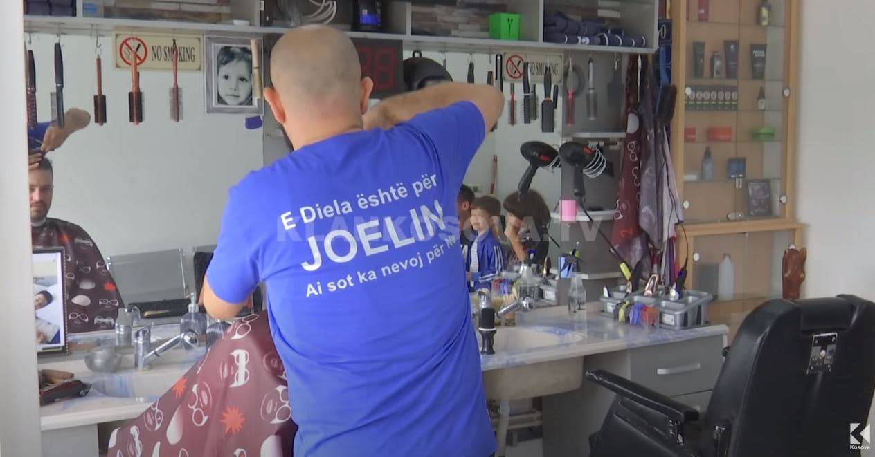Berberi humanist, fitimin e tij e jep për operimin e 2-vjeçarit nga tumori (VIDEO)