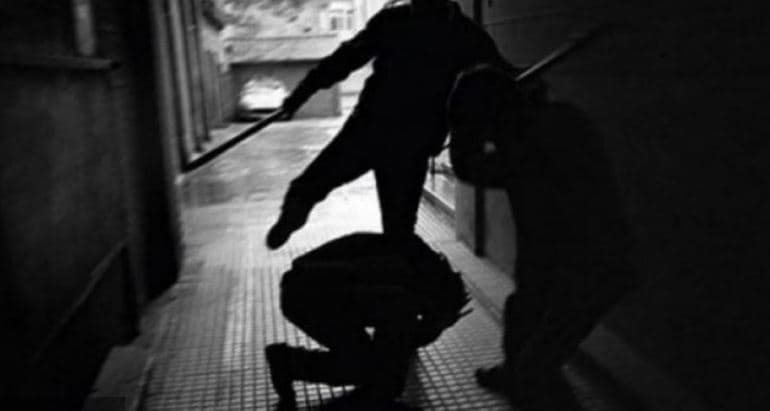 Arrestohen dy persona në Skenderaj, i sulmuan fizikisht katër të tjerë