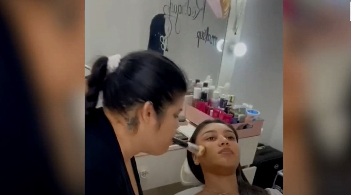 Brazilianja që me gojë grimon njerëzit (VIDEO)