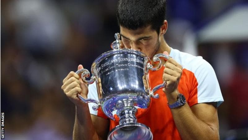 Carlos Alcaraz triumfon në US Open dhe merr fronin