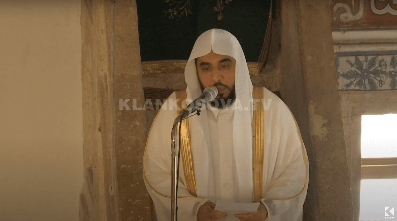 Xhuma nën lutjen e imamit të Qabes (VIDEO)