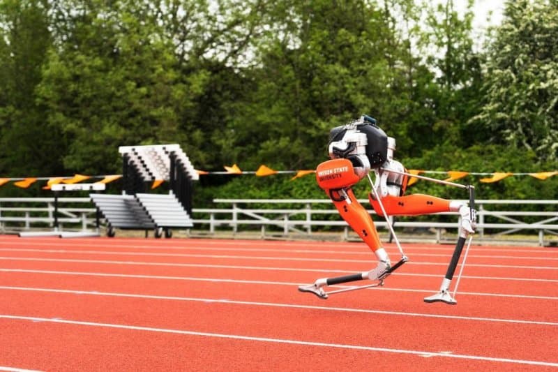 Roboti theu rekord botëror pasi vrapoi 100 metra për 24.7 sekonda