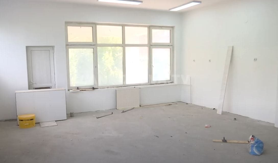 Riparimi i shkollave, mësimi s’nisi, rregullimi s’u sos (VIDEO)