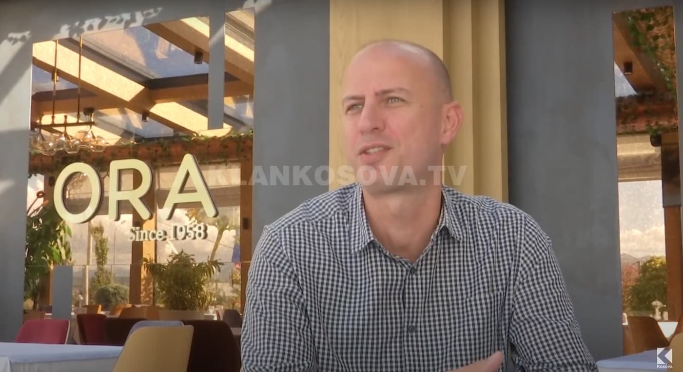 Arsyetohet pronari i restorantit: Nga 400 mysafirë, vetëm 5 u helmuan (VIDEO)