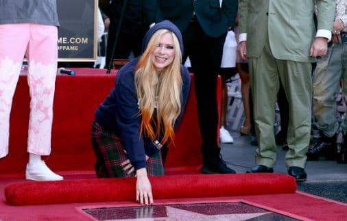 “Ëndërr e bërë realitet”, Avril nderohet me yll në “Hollywood Walk of Fame”