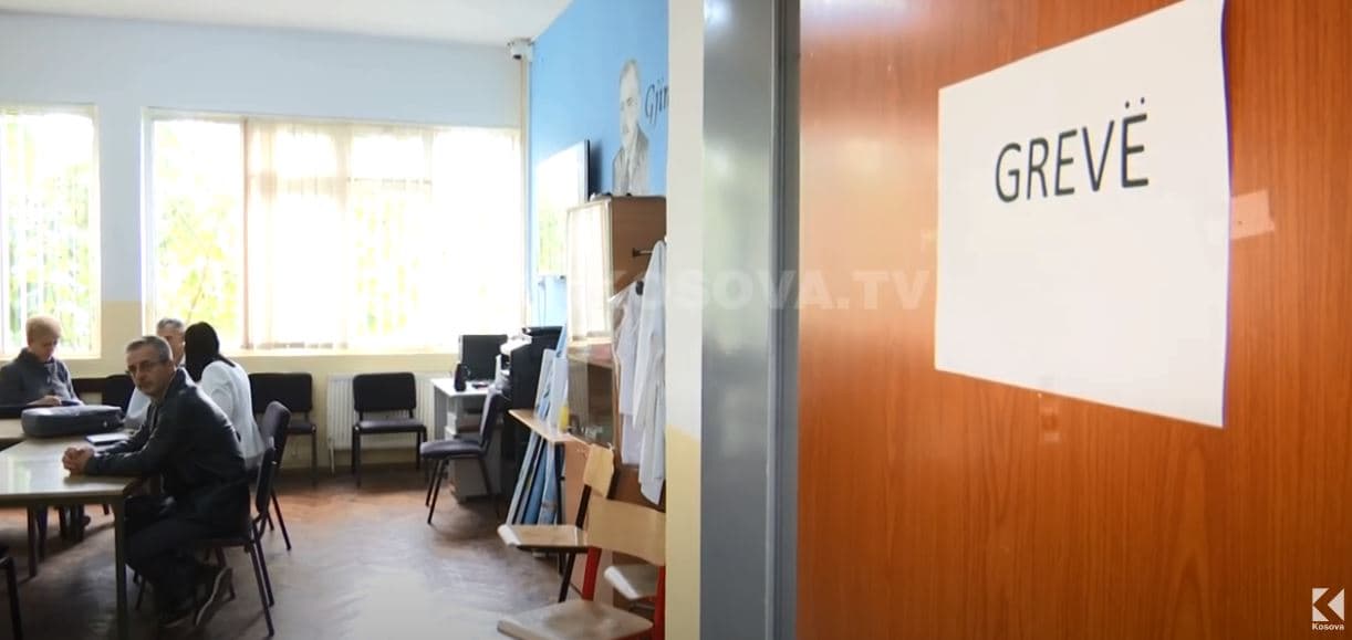 Prindërit nuk durojnë më grevën (VIDEO)