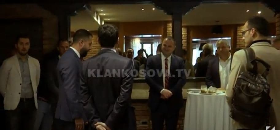 Kurti mbledhë kryetarët e komunave, diskutojnë për hallet e qytetarëve (VIDEO)