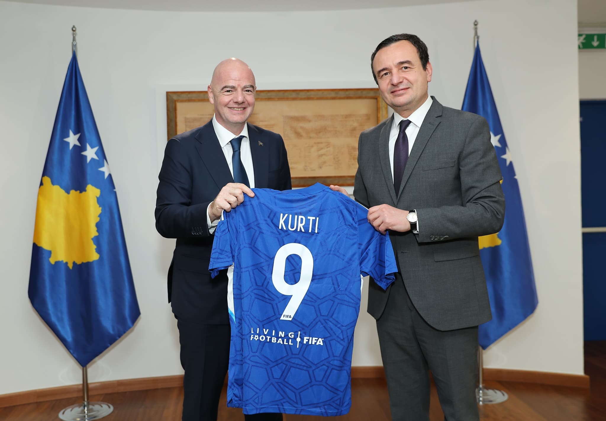 Prapaskenat e vizitës së kryetarit të FIFA-s Gianni Infantino (VIDEO)