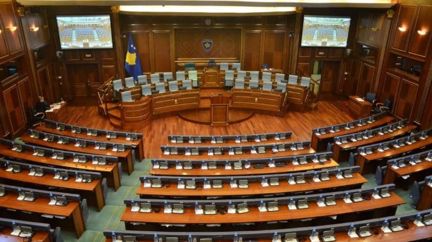 Hoti: Të enjten në kuvend do të diskutohen dy projektligje që do ta dëmtojnë ekonominë e tregut