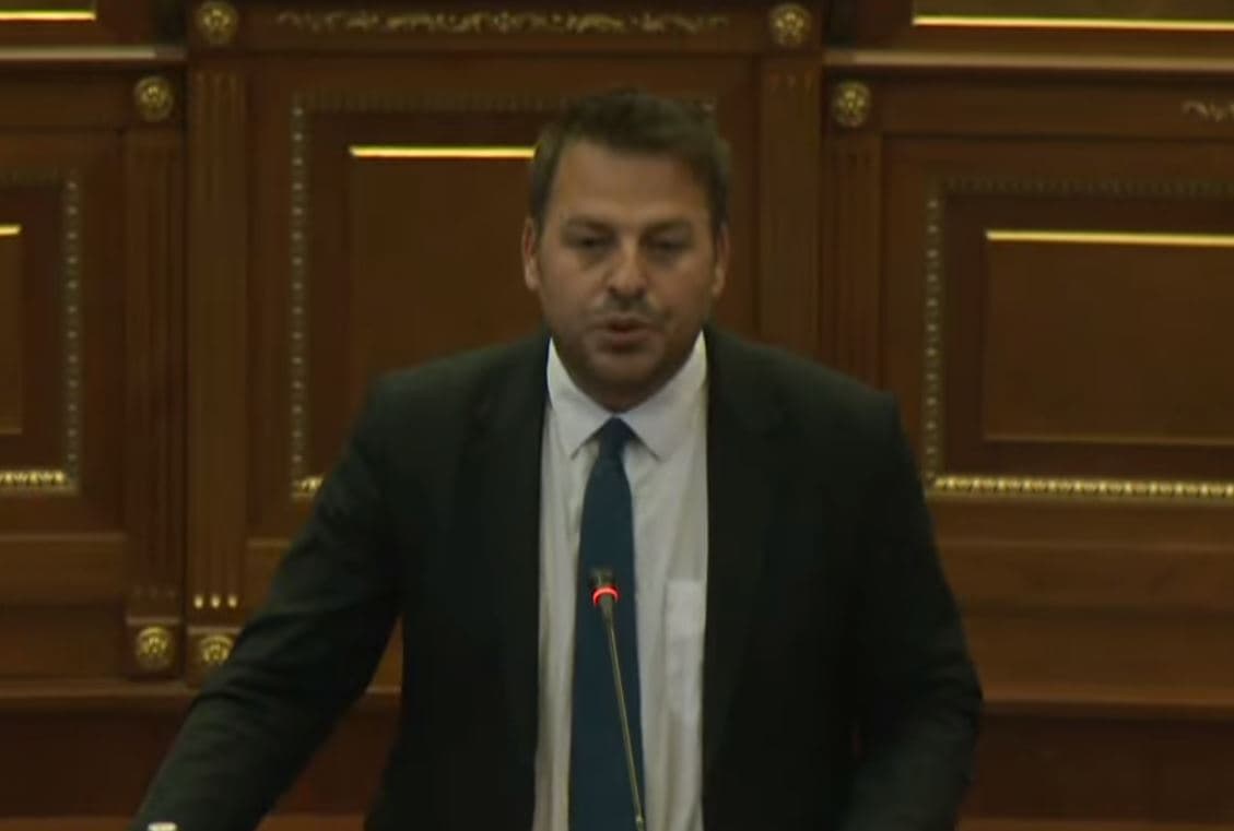 Muja: Në komision nuk ka kaluar projektligji për Trustin
