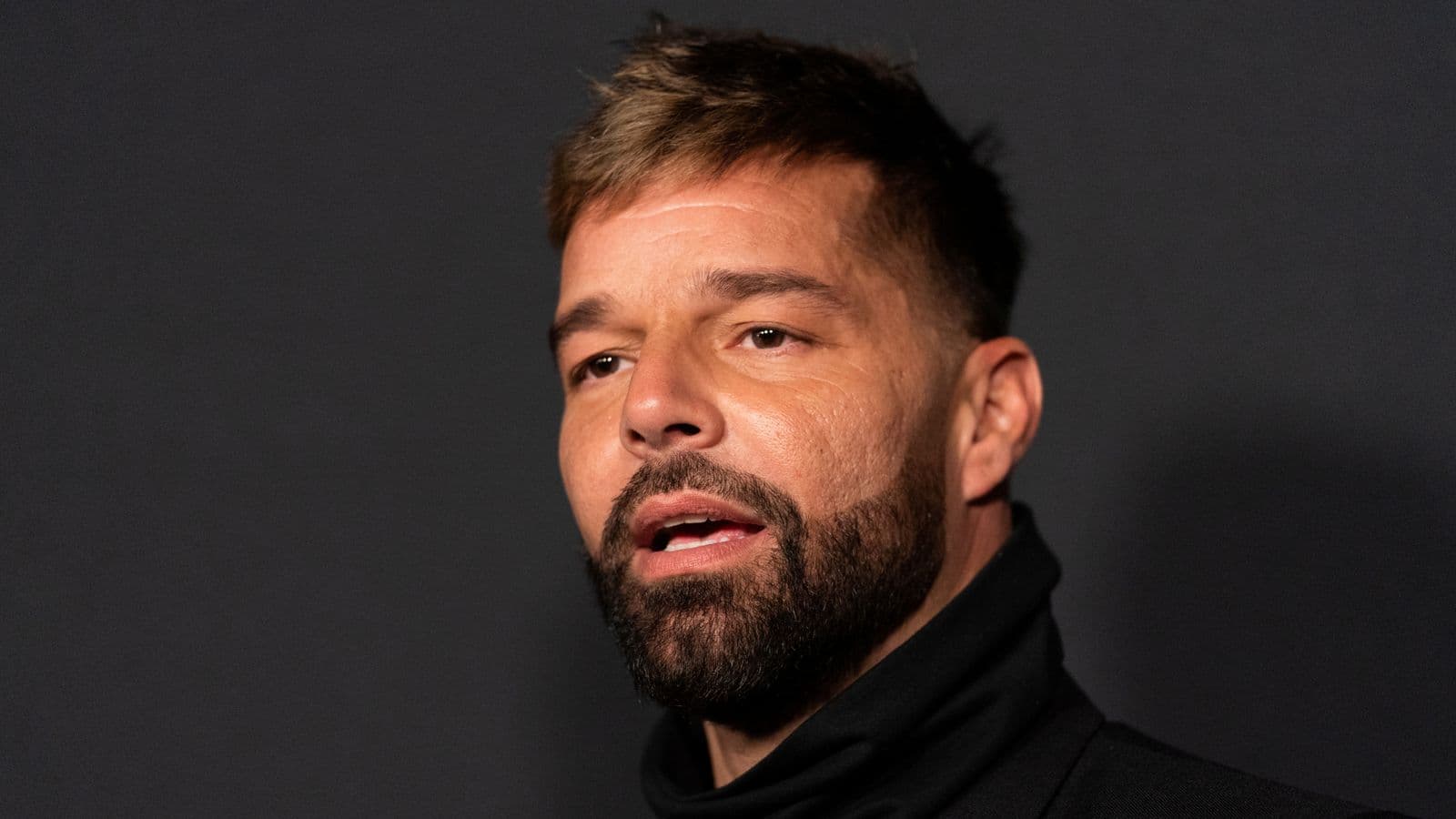 Çfarë thotë avokati i Ricky Martin për akuzat e reja ndaj këngëtarit?