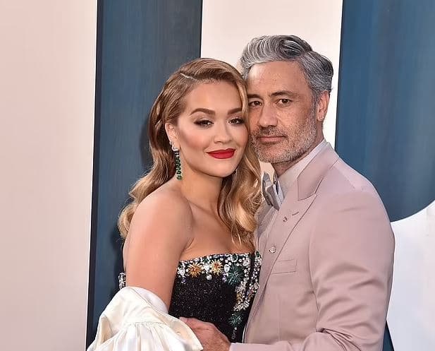Rita Ora thotë se është shumë e dashuruar në burrin e saj